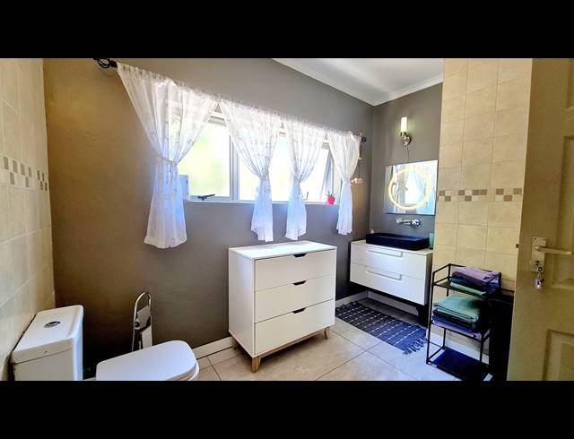 4 BEDROOM FREEHOLD FOR SALE IN SABLE HILLS